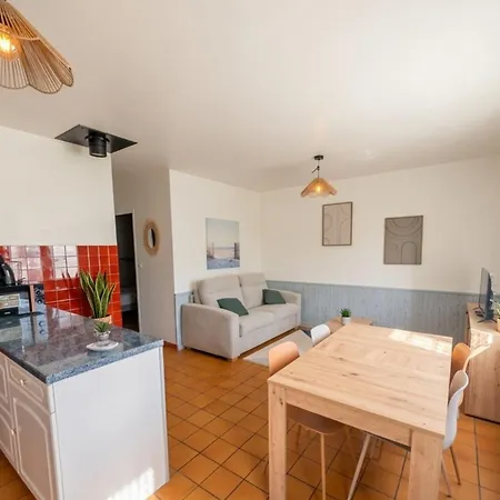 بيت للعطل Bright House With Terrace In La Terriere