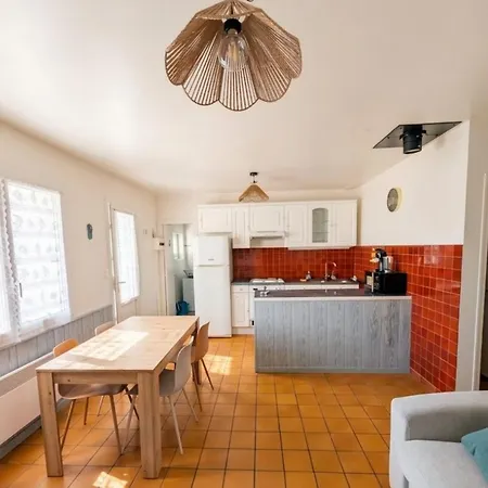 Casa vacanze Bright House With Terrace In La Terrière La Tranche-sur-Mer