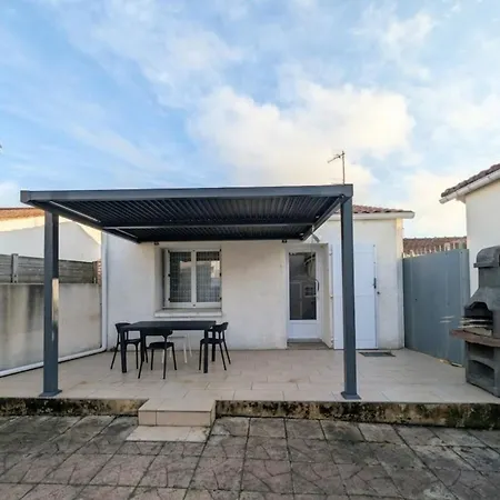 Casa vacanze Bright House With Terrace In La Terrière
