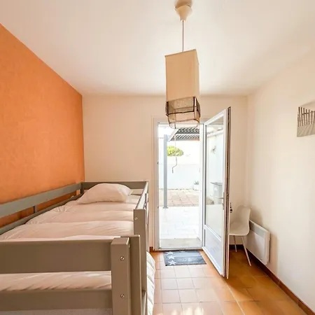 Bright House With Terrace In La Terrière Casa vacanze
