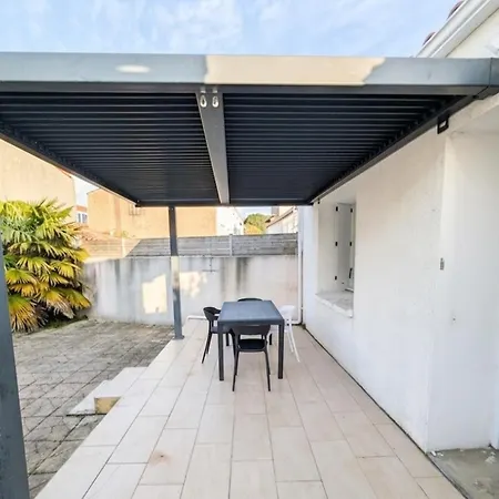 بيت للعطل Bright House With Terrace In La Terriere لا ترانش سور مير