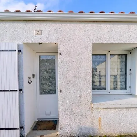 Bright House With Terrace In La Terriere بيت للعطل لا ترانش سور مير
