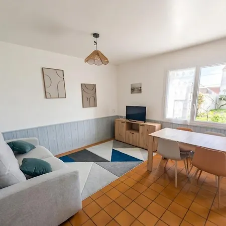 Casa vacanze Bright House With Terrace In La Terrière La Tranche-sur-Mer